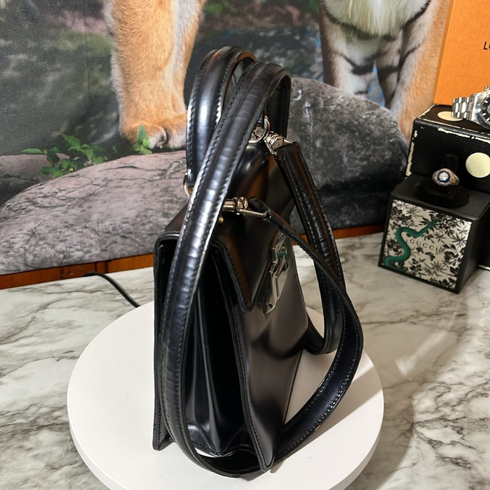 Gucci Black Crossbody Bag - Picture 11 of 16